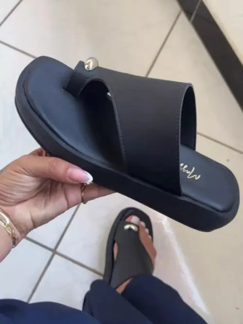 Review de cliente usando chinelo ortopédico feminino da PéVita com foco em conforto e apoioMariana